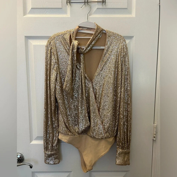 JONATHAN SIMKHAI
Sequin Embellished Tie Neck Bodysuit - Picture 7 of 8